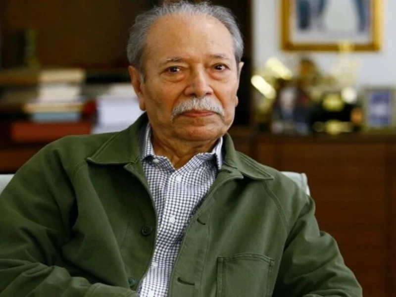 داوود رشیدی و علی نصیریان در نمایی از فیلم جایزه در سال 44