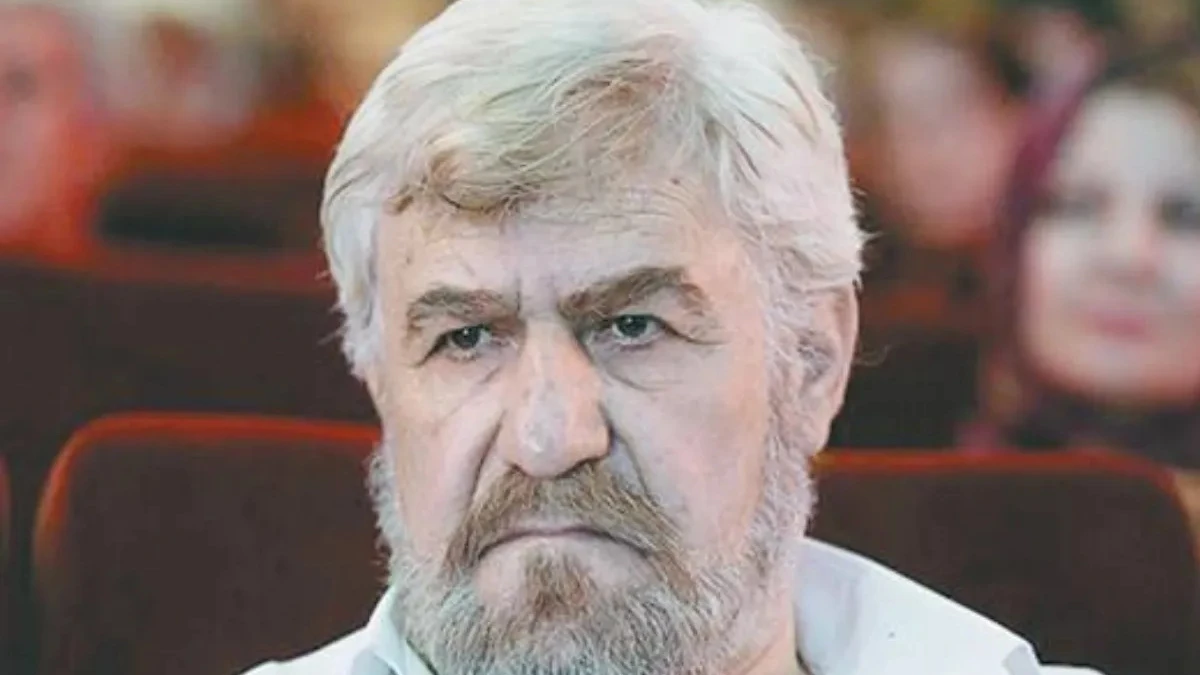 عنایت بخشی به دلیل عفونت و شرایط نامساعد جسمی در بیمارستان بستری شد