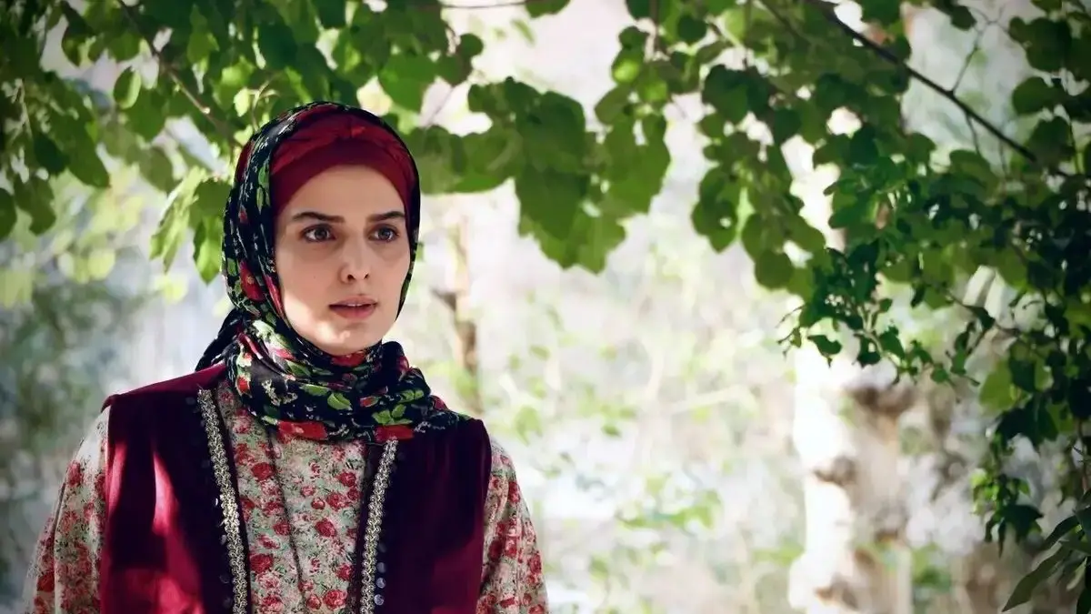 عکس‌های استایل شیک غزاله اکرمی در اکران «شاه نقش» بازیگر