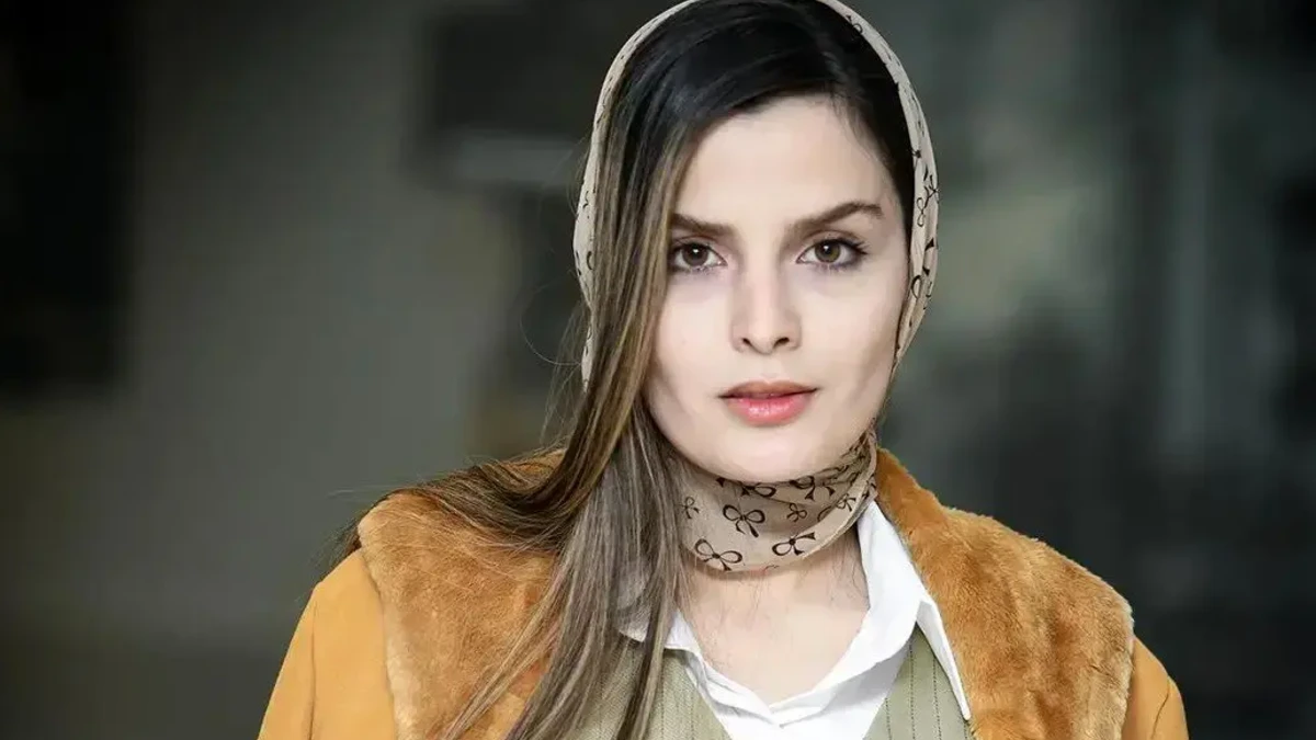 تصویر روز | غزاله اکرمی در اکران «شاه نقش»؛ بازیگر با جلیقه و پالتوی خزدار غزاله اکرمی در اکران «شاه نقش»؛ بازیگر با جلیقه و پالتوی خزدار