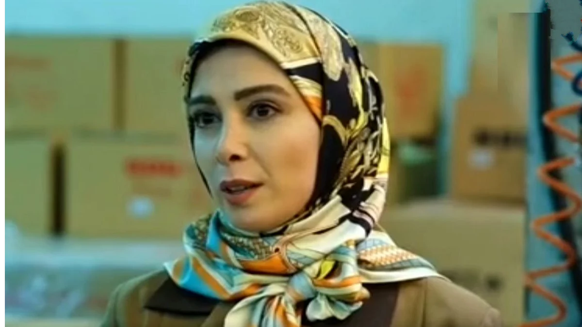 تینا وصال در کنار جواد جوادی و مسعود تابش در پشتصحنه بچه مهندس