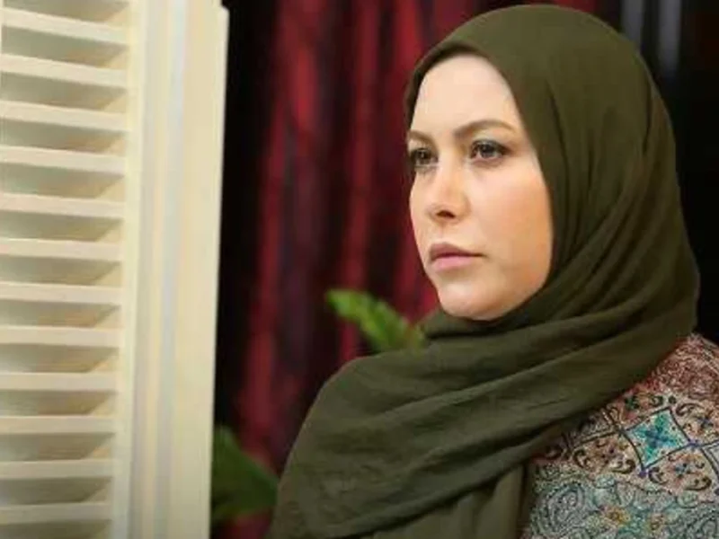 چهره فریبا نادری با عینک طبی بعد از ۱۱ سال