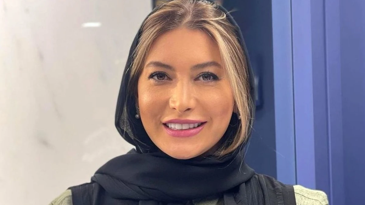 فریبا نادری در کنسرت؛ پیراهن گل‌گلی