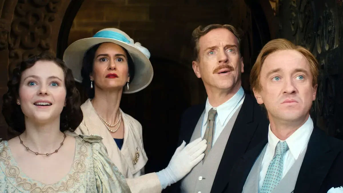 بررسی و نقد فیلم «فکهام هال» با نگاهی طنزآمیز به درام‌های تاریخی بریتانیا