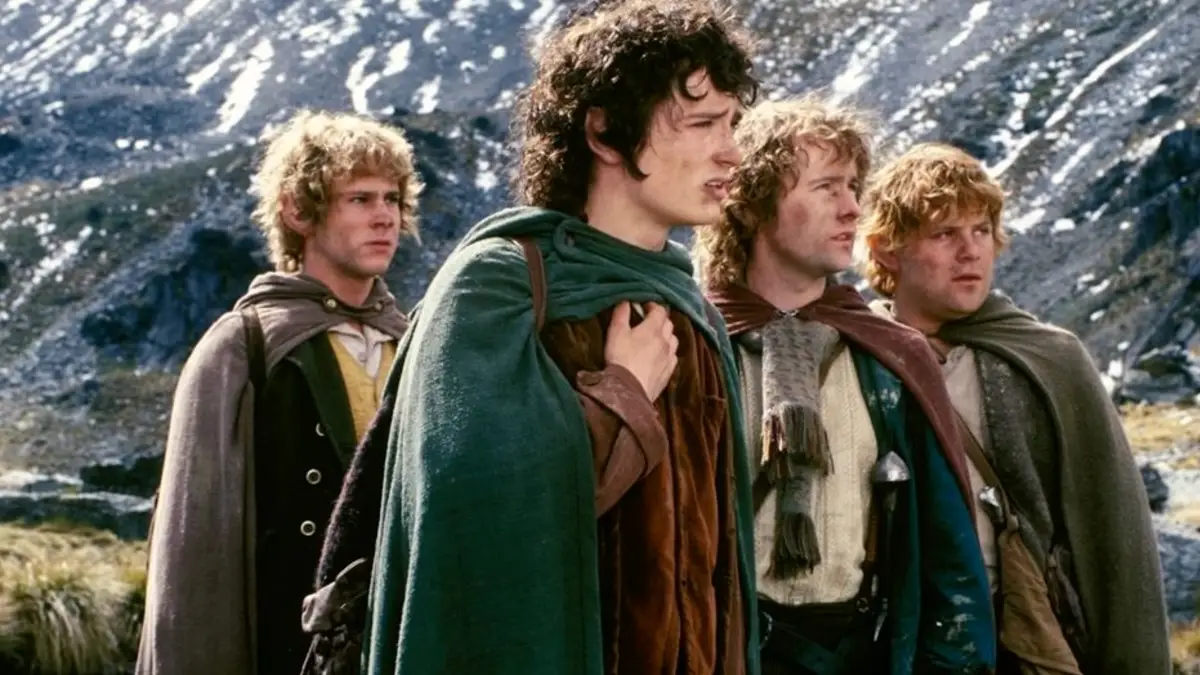 عکس یادگاری بازیگران فیلم ارباب حلقه ها در پشت صحنه؛ سال 2001