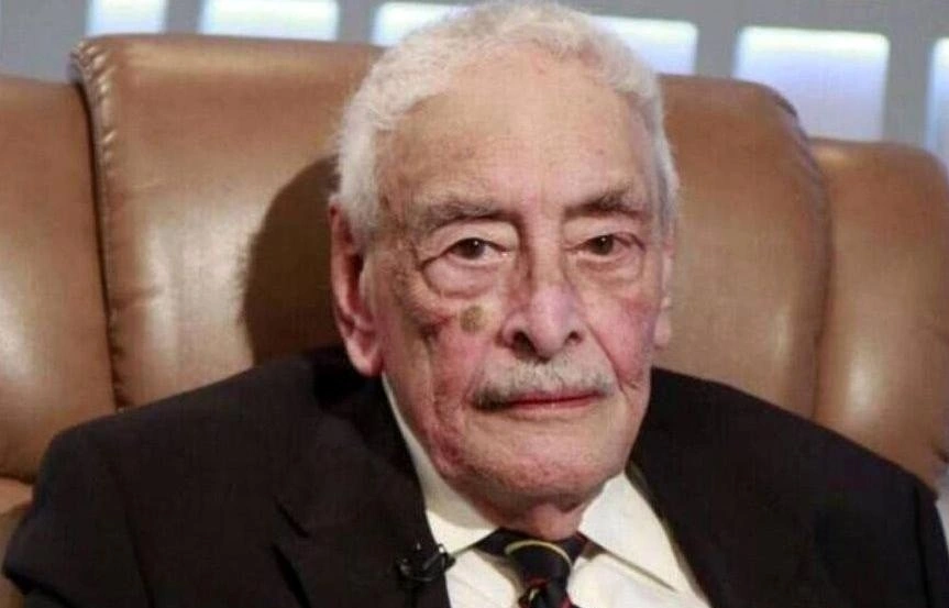 خبر روز | عکس حسن شاهین در نقش کریم آب منگل فیلم قیصر در 89 سالگی فیلم سینمای ایرانی قدیمی قیصر 1623630752 1