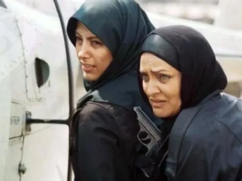 تصویر روز | عکس «لادن طباطبایی» در پشت صحنه اولین فیلم سینماییاش سال 1374 عکس «لادن طباطبایی» در پشت صحنه اولین فیلم سینماییاش سال 1374