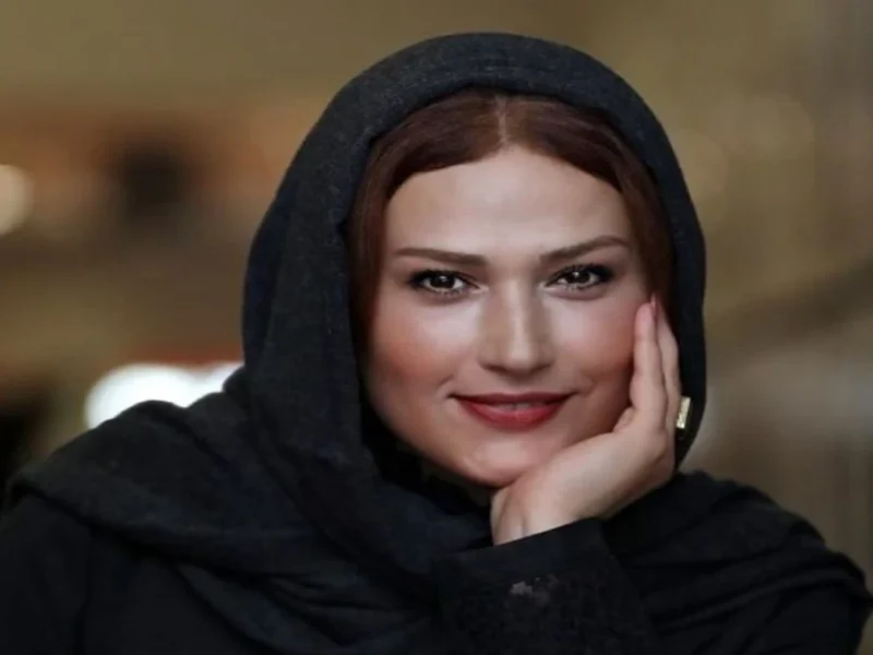 طبیعت گردی خانم لادن مستوفی با یک