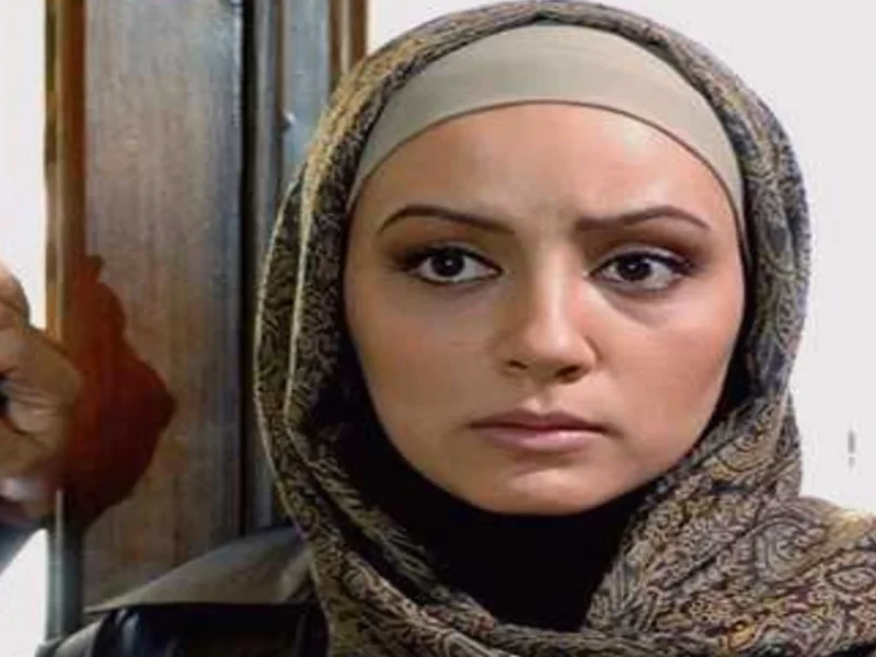 عکس زیر خاکی از ليلا برخوردارى در دهه 70
