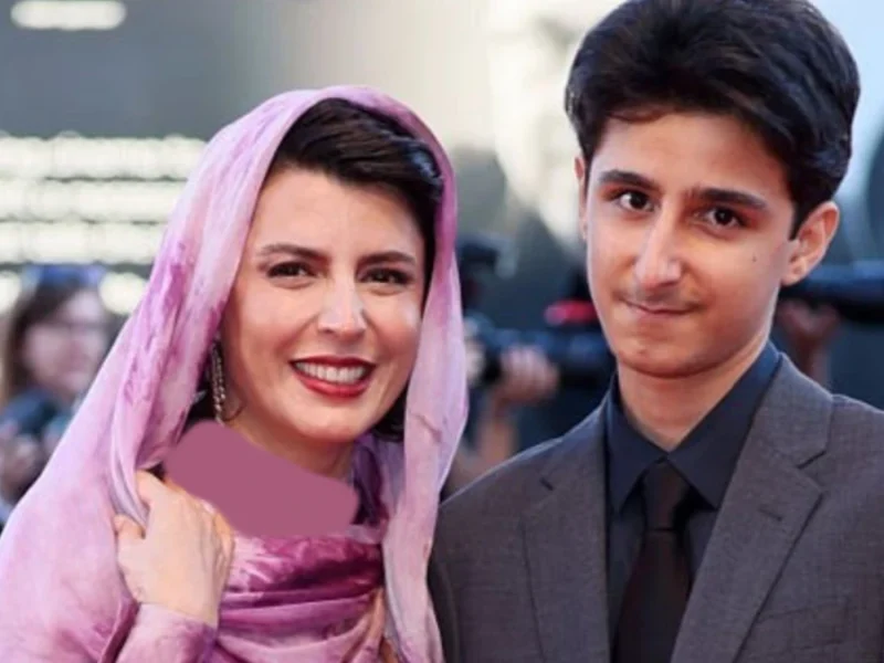 «زری خوشکام» مادر لیلا حاتمی در کنار دخترش