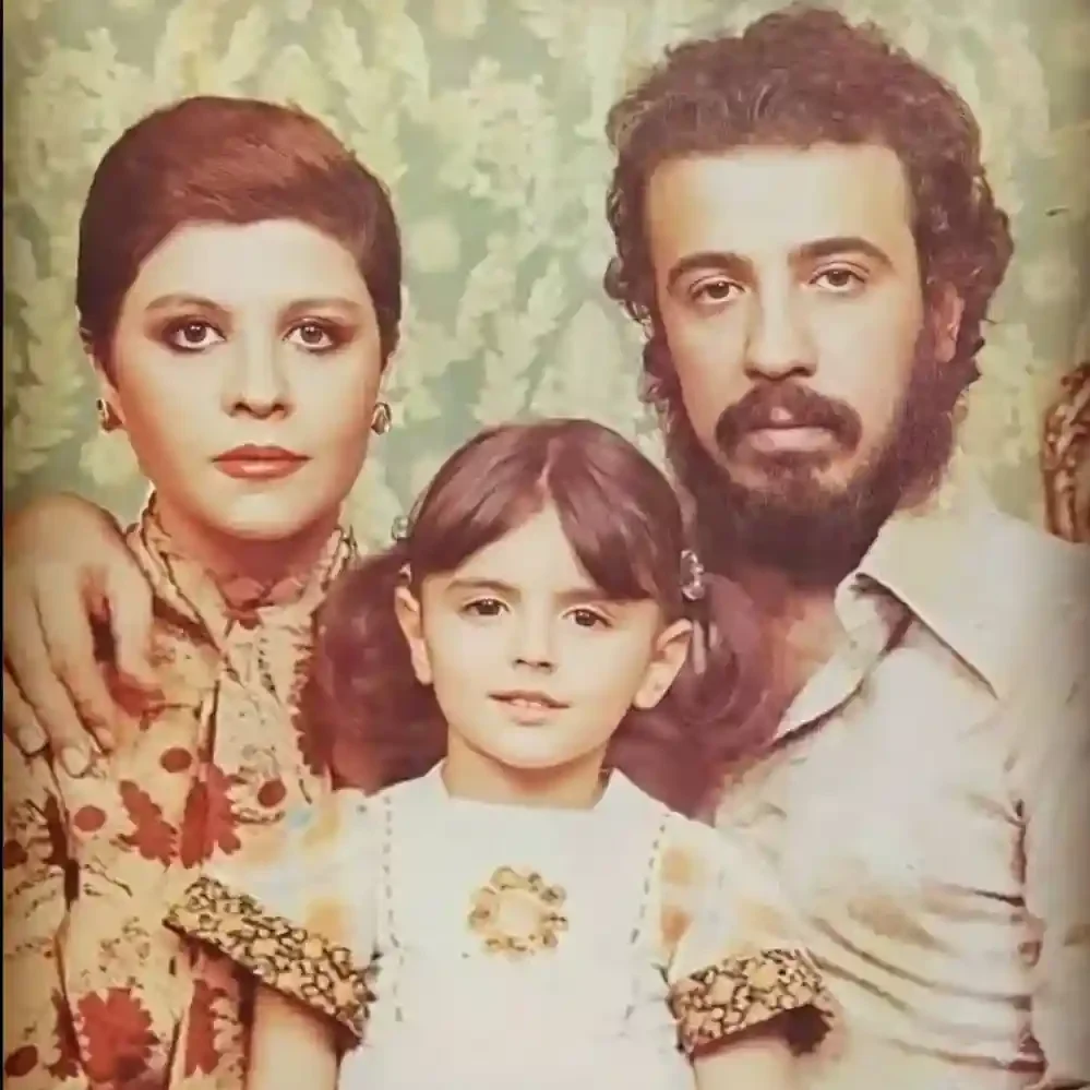 خبر روز | صحبتهای احساسی لیلا حاتمی درباره پدرش 3 لیلا1 2 edited 1