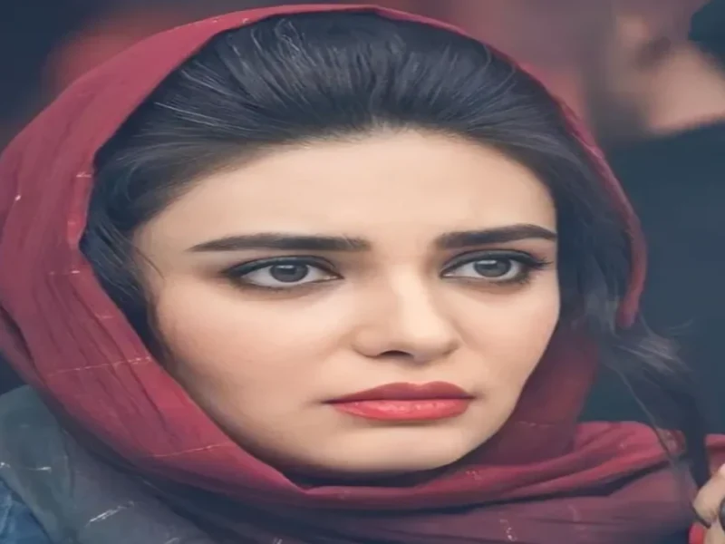 چهره دیدنی و جذاب لیندا کیانی با ژست عجیبش