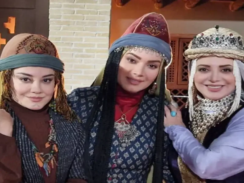 چهره خوشحالی و باورنکردنی «آشا محرابی» در کنار پدرش از سریال آئینه