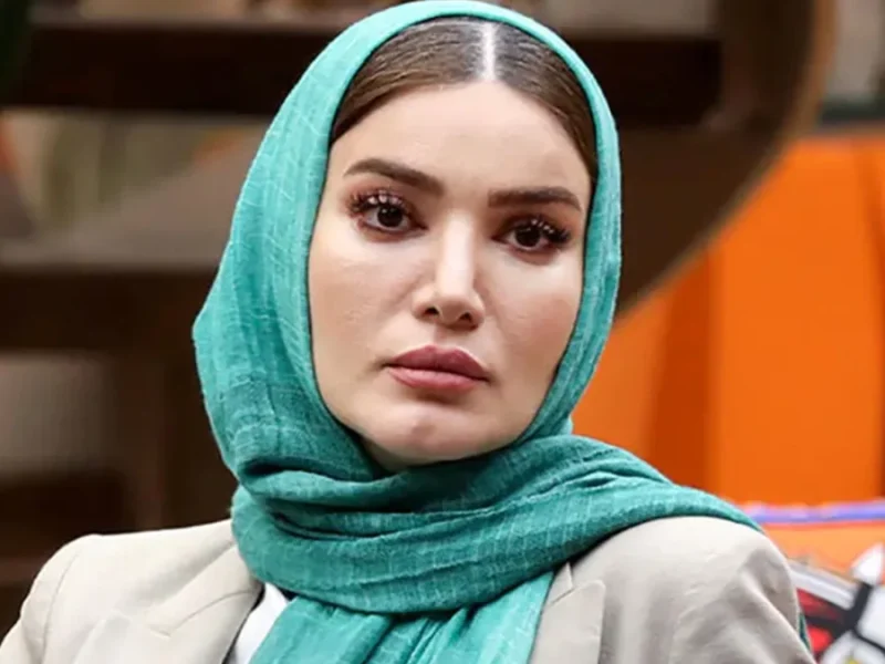 تصویر روز | چهره طبیعی و جذاب مادر شوهر «متین ستوده» در کنار پسرش