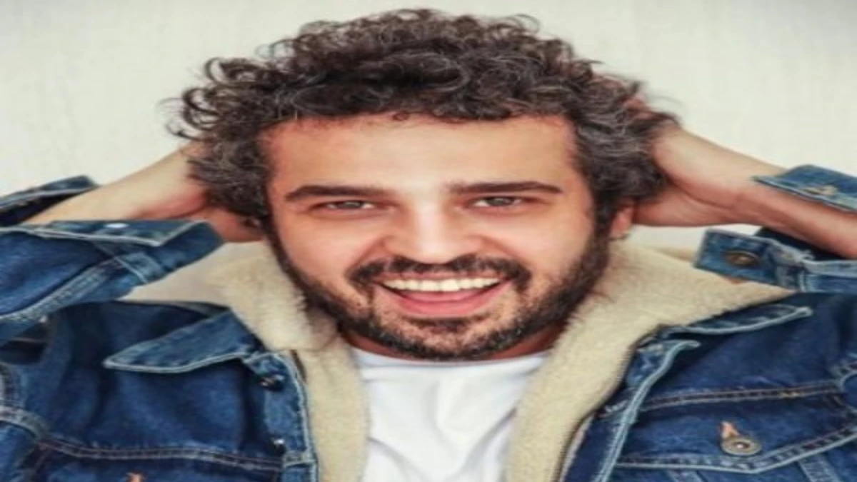 مجتبی پیرزاده بازیگر پوست شیر در کنار همسر و دخترش
