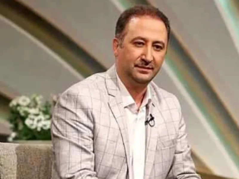 شباهت بی نظیر محمد دلاوری مجری جنجالی تلویزیون به دخترش