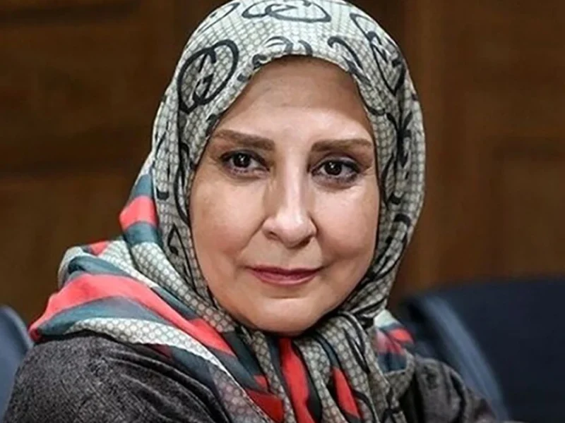 تصویر روز | تیپ جدید مرجانه گلچین به سبک فرانسوی ها تیپ جدید مرجانه گلچین به سبک فرانسوی ها