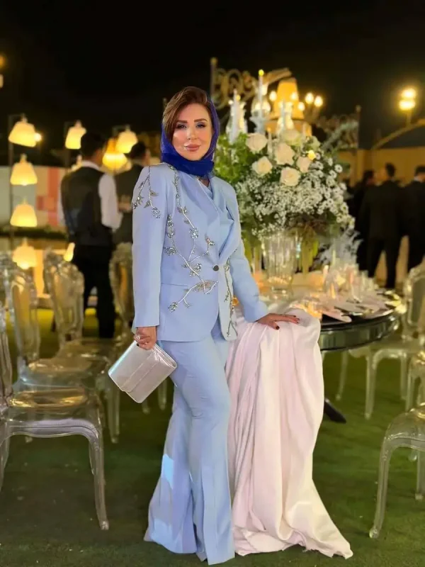 عکس جدید مرجانه گلچین بازیگر بامداد خمار با کت و شلوار آبی در مراسم عروسی مرجانهگلچین 1 1