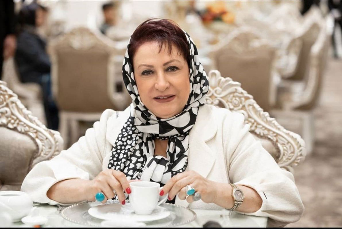تصویر روز | تغییرات شوکه کننده و رونمایی از چهره جدید مریم امیرجلالی؛ ناهید سریال خانه به دوش مریم امیرجلالی 1