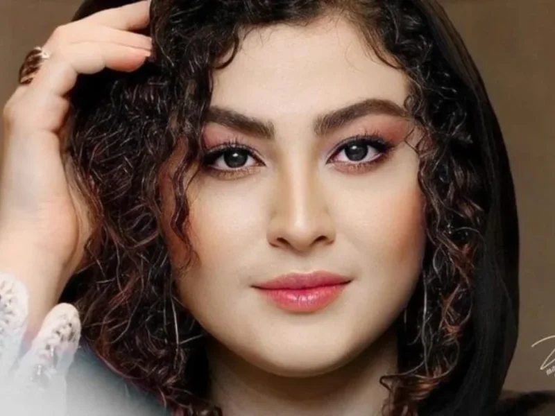 پوشش متفاوت خانم مریم مومن در طبیعت زیبا شمال