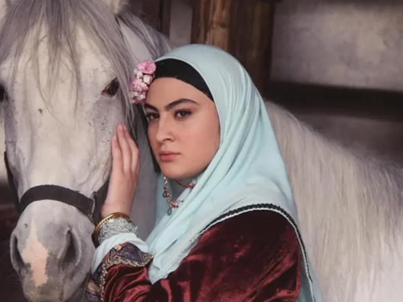 تصویر روز | خبر ازدواج جنجالی «مریم مومن» بازیکن کاربلد خانم در مافیا 5 خبر ازدواج جنجالی «مریم مومن» بازیکن کاربلد خانم در مافیا