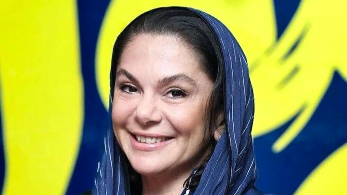 عکس مستانه مهاجر در آغوش بازیگر مشهور فرانسوی