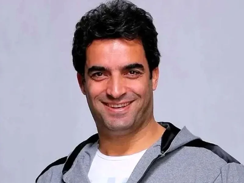 خبر روز | عکس حضور منوچهر هادی و دخترش در یک رستوران عکس حضور منوچهر هادی و دخترش در یک رستوران