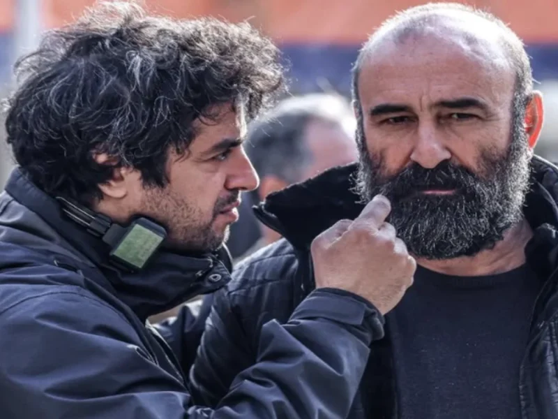 چهره جذاب و شکسته مهران احمدی با ریش های سفیدش