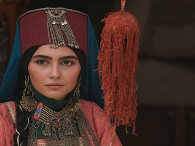 چهرۀ «دلارام، دختر مقصودبیگ» بیرون از سریال «مهیار عیار»