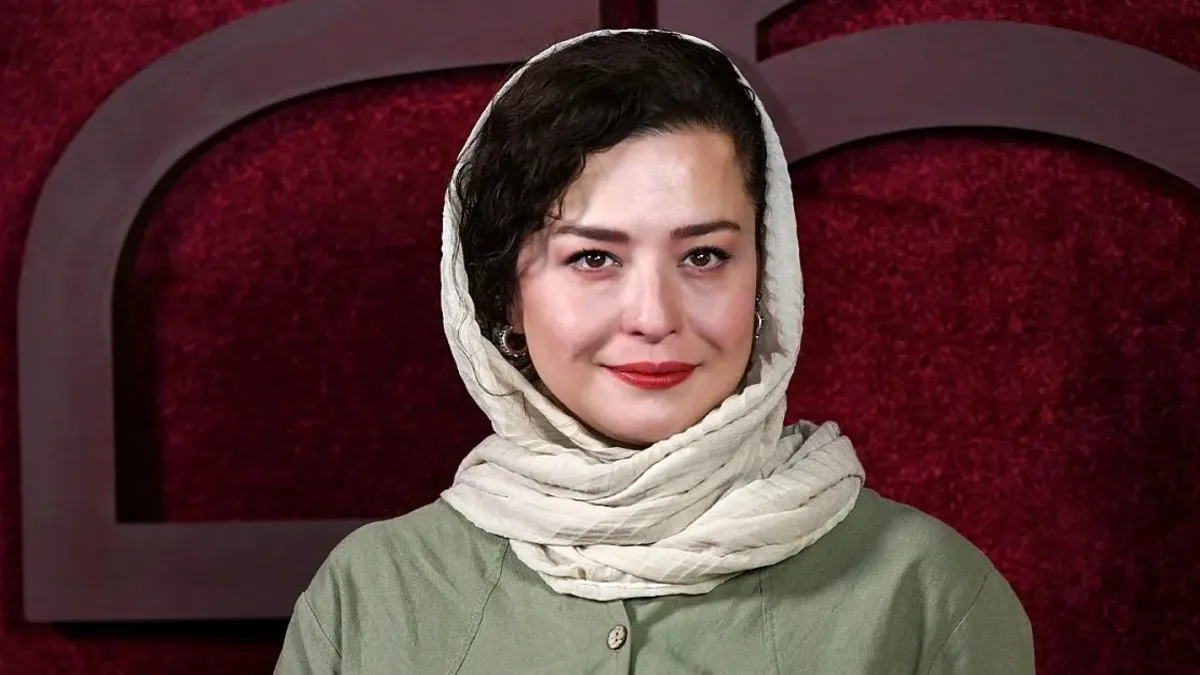 خبر روز | عکس مهرواه شریفی نیا با چادر گل گلی در خردسالی دهه 60 عکس مهرواه شریفی نیا با چادر گل گلی در خردسالی دهه 60