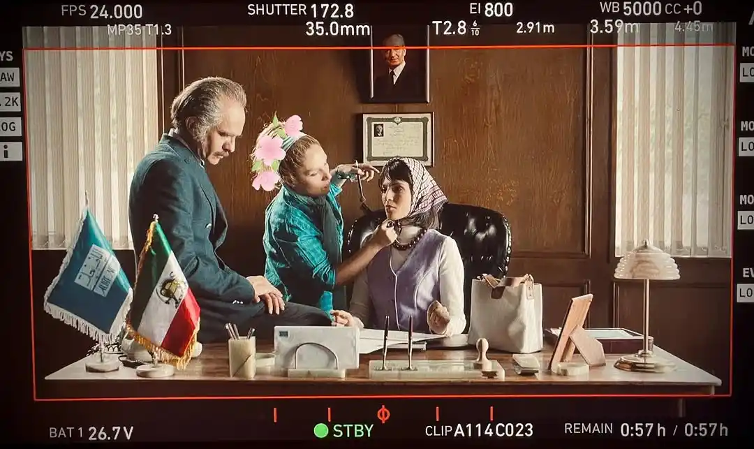 خبر روز | عکس جذابی از پشتصحنه گریم مهسا حجازی در سریال تاسیان با حضور بابک حمیدیان 2 مهسا 9