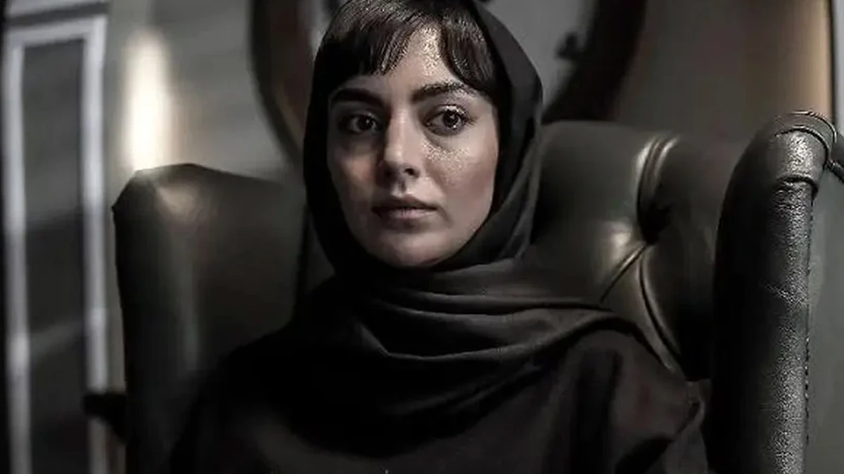 مهشید جوادی با استایل پاییزی بازیگر سریال شغال