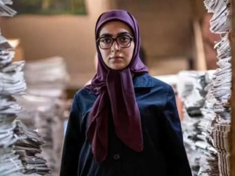 مهشید جوادی با لباس و چهره خیلی متفاوت در فیلم ضد
