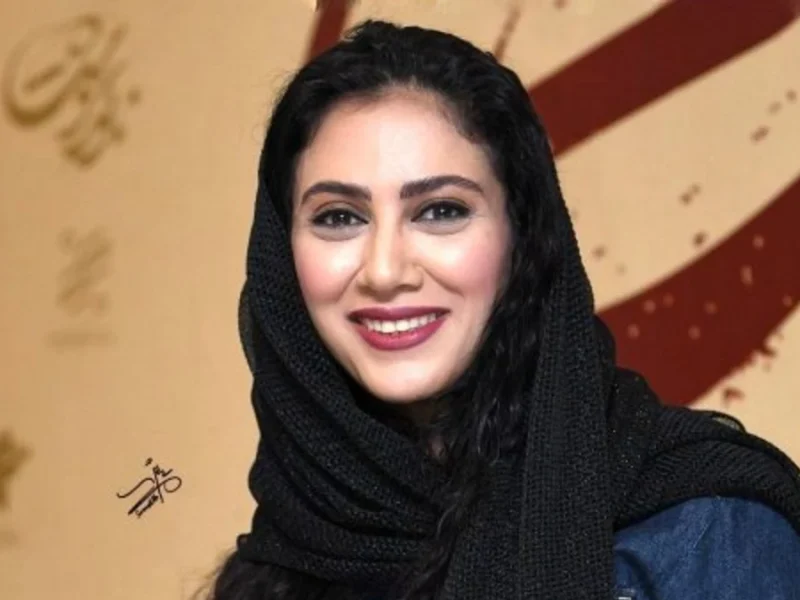تصویر روز | عکس جدید و جذاب مونا فرجاد در کنار پدرش جلیل فرجاد عکس جدید و جذاب مونا فرجاد در کنار پدرش