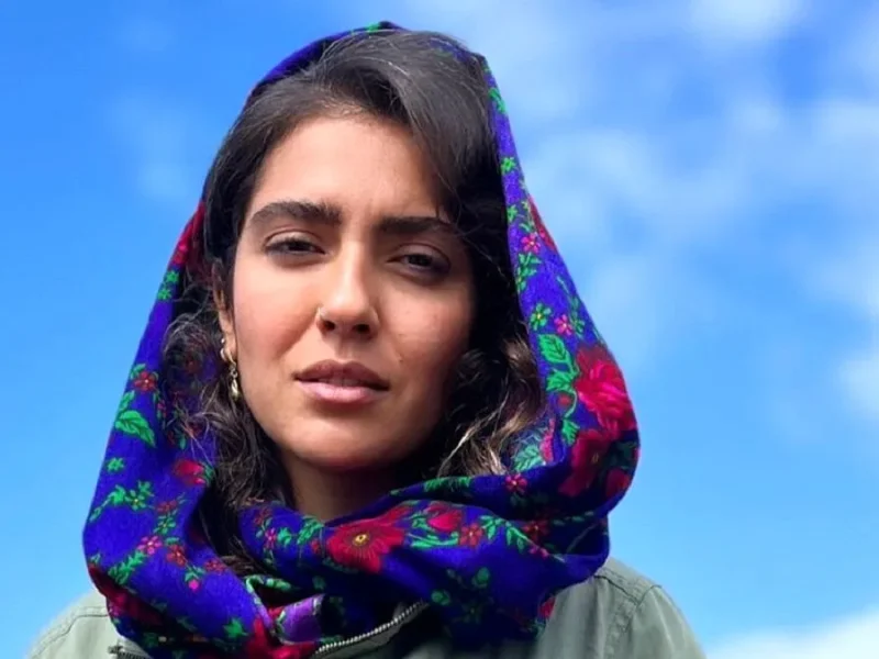 عکس جدید مونا کرمی در کنار مادر و پسر بامزه‌اش
