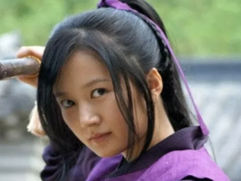 تغییر چهره سریو، خواهر موهیول در نقش دختر دبیرستانی 2 سال قبل از امپراتور بادها