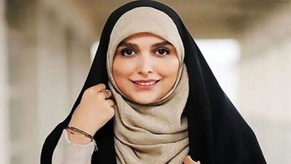 تصویر روز | ست جذاب شال و مانتو؛ رونمایی از مانتو عبایی شیک مژده لواسانی ست جذاب شال و مانتو؛ رونمایی از مانتو عبایی شیک مژده لواسانی