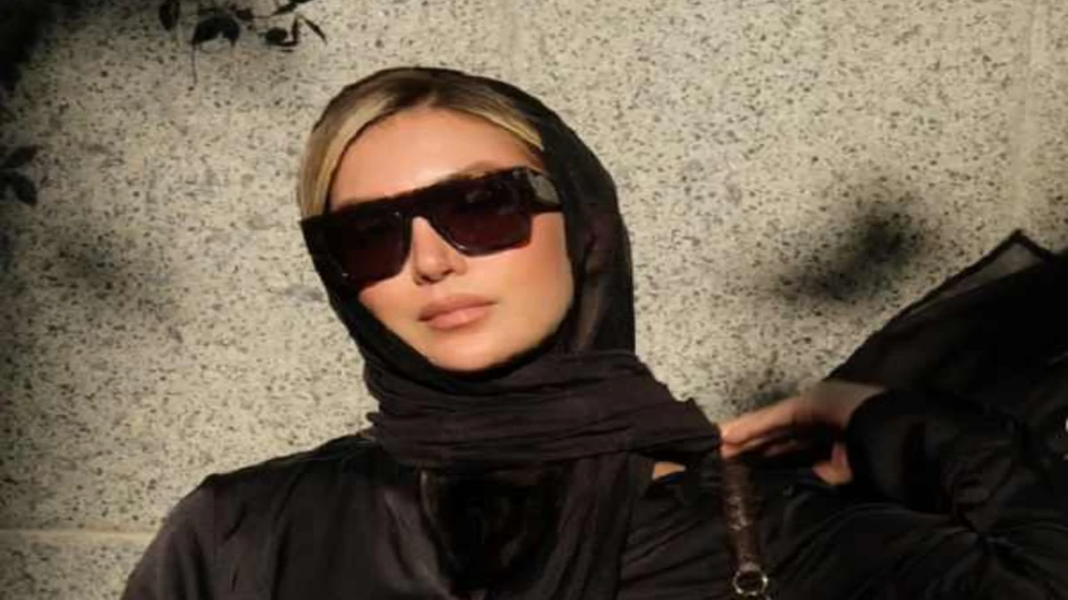 تصویر روز | مینا مختاری با گلهای نرگس و شیرینی قطاب مینا مختاری با گلهای نرگس و شیرینی قطاب