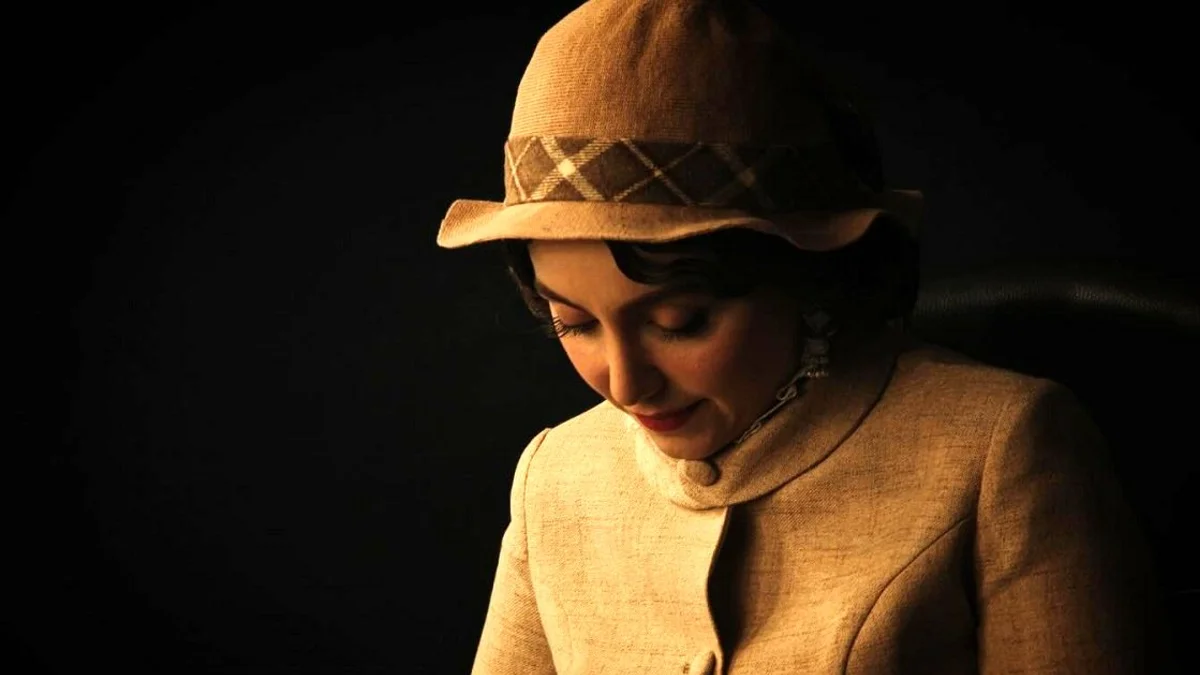 عکس نازنین بیاتی «مریم دختر عمه شیرین» در اتاق گریم سریال تاسیان