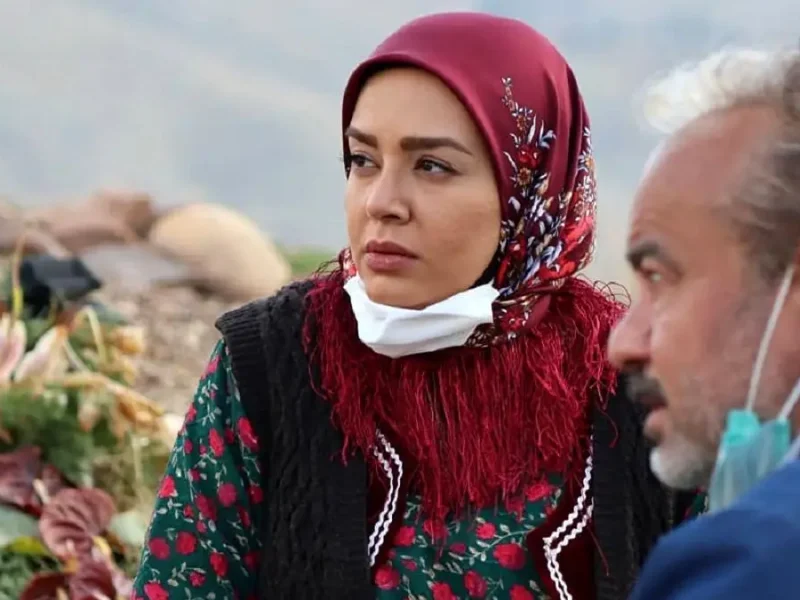 عکس جالب ندا قاسمی بازیگر نقش شیرین در مجموعه نون خ از خودش در یک شهر زیرزمینی 