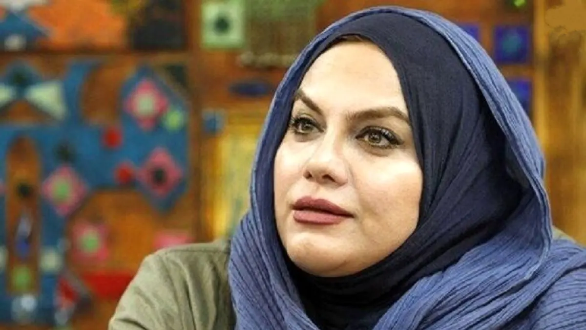 عکس هنری نرگس آبیار در قاب شیشهایِ سووشون