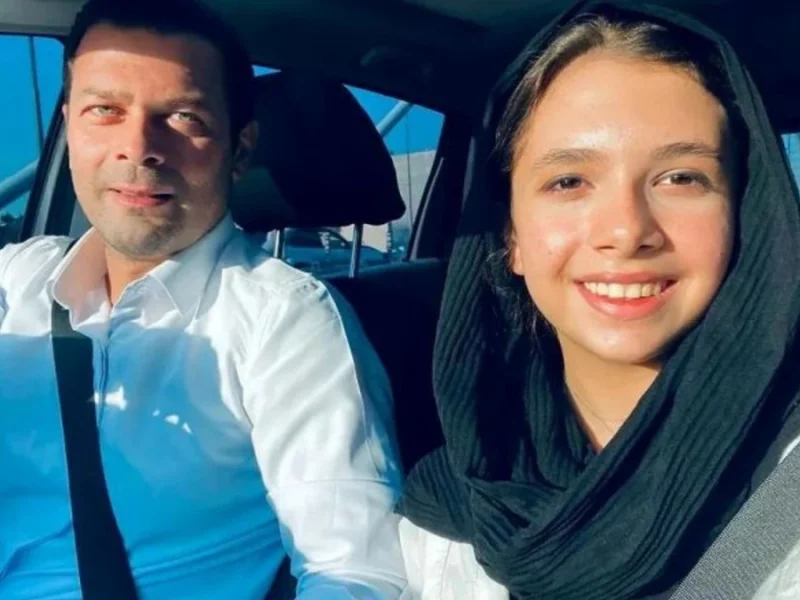 مطلب روز | چهره «نفس بازغی» در کنار پدر و مادرش در سالی که گذشت چهره «نفس بازغی» در کنار پدر و مادرش در سالی که گذشت