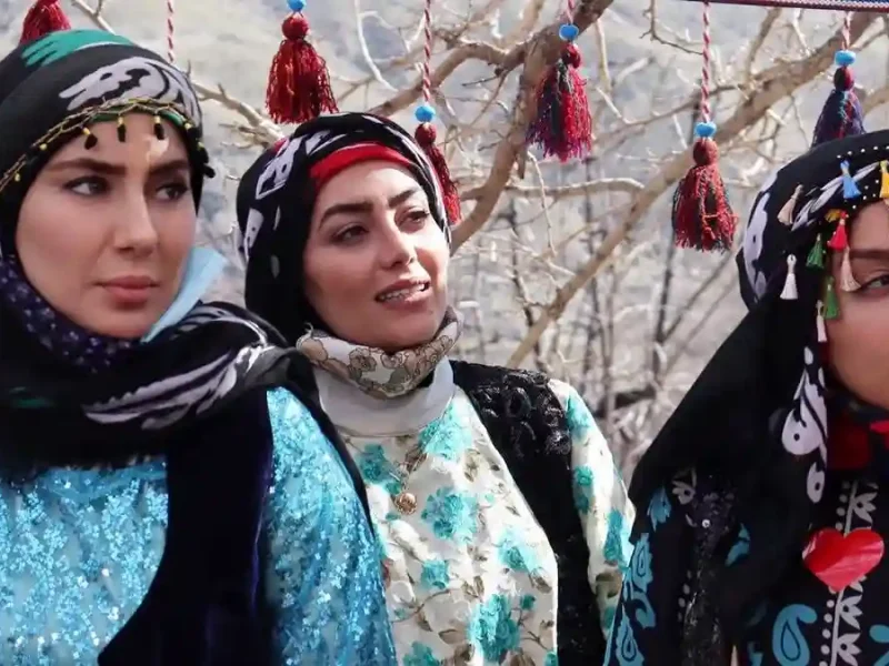 تصویر روز | عکس مهیار، روژان، مرجان و شیلان در پشت صحنه سریال نون خ عکس مهیار، روژان، مرجان و شیلان در پشت صحنه سریال نون خ