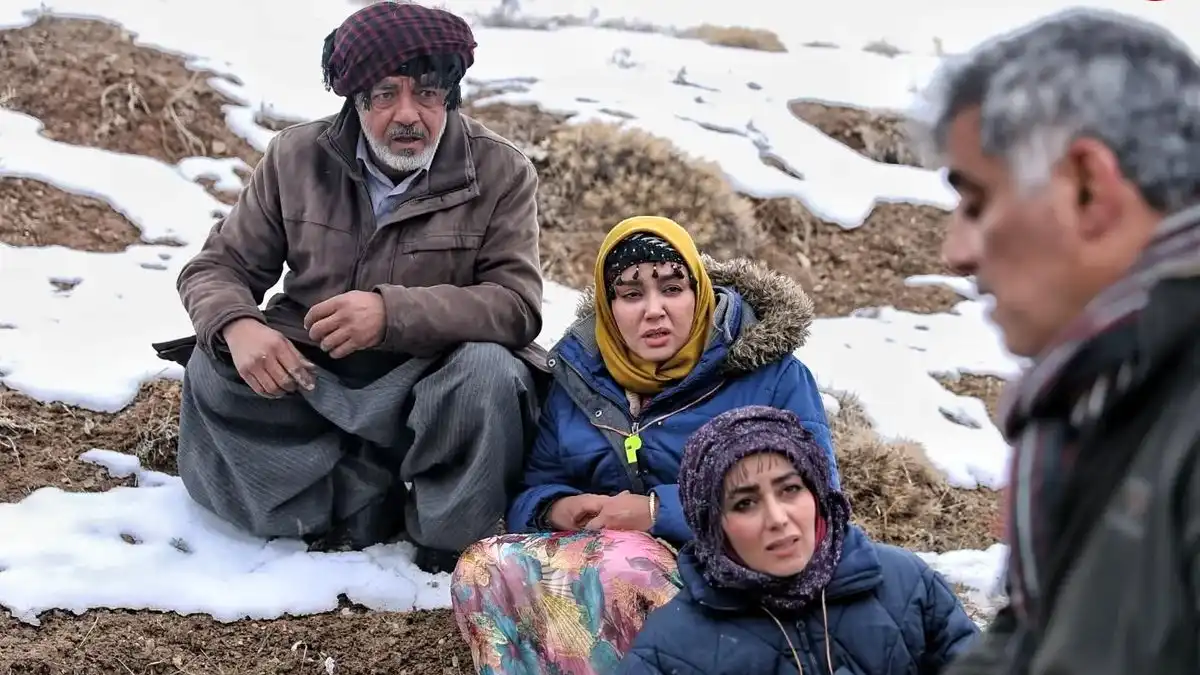 خبر روز | عکس جدید هدیه بازوند بازیگر نقش روژان زن مهیار در سریال نون خ را در یک کتابفروشی عکس جدید هدیه بازوند بازیگر نقش روژان زن مهیار در سریال نون خ را در یک کتابفروشی