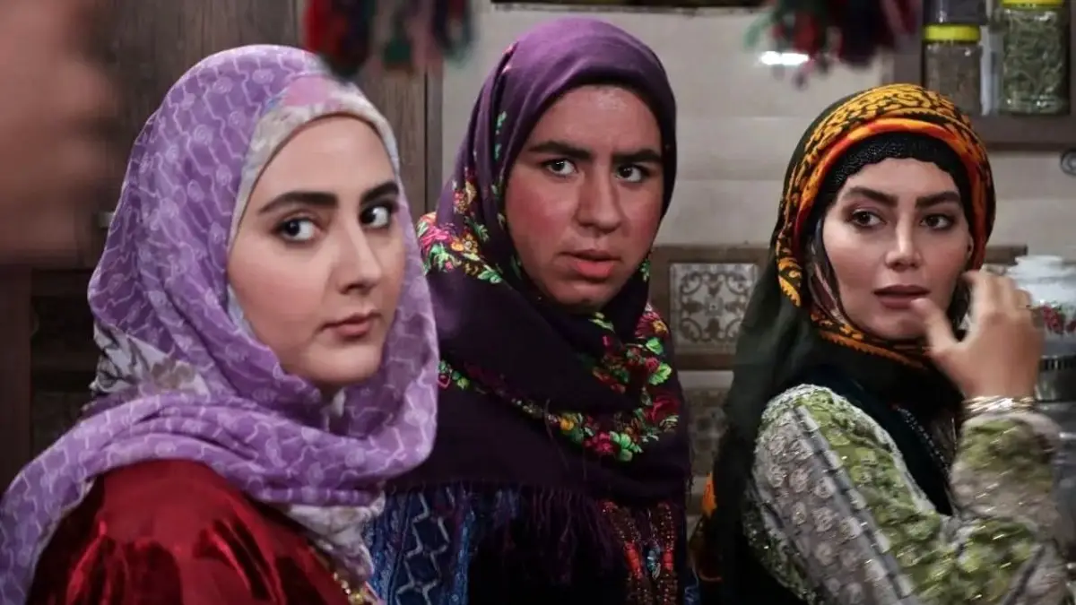 عکس صهبا شرافتی و مهرنوش طوسی «رونی کلمن دایی و باوان» در اتاق گریم سریال نون خ