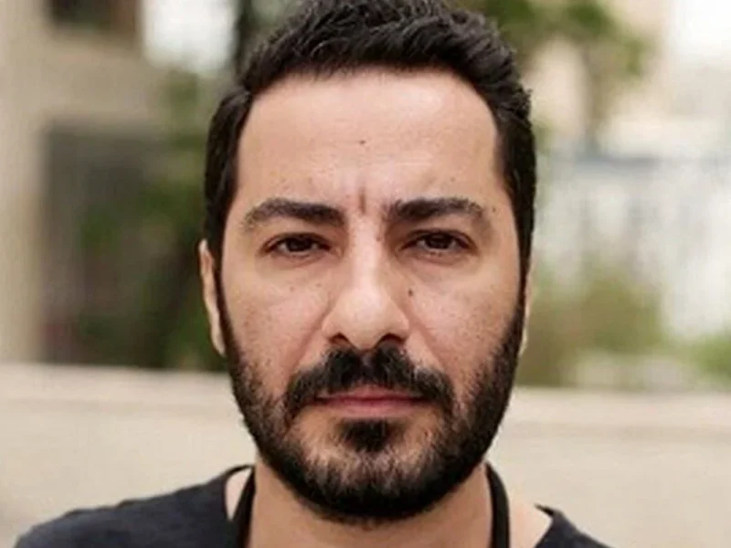 خبر روز | عکس و استایل عجیب نوید محمدزاده در یک مکان دور از انتظار سرویس بهداشتی عکس و استایل عجیب نوید محمدزاده در یک مکان دور از انتظار سرویس بهداشتی