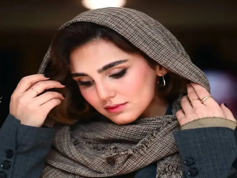 تغییر چهره واستایل نگار نیکدل اکران فیلم ممنوع الخروجی در جشنواره فجر