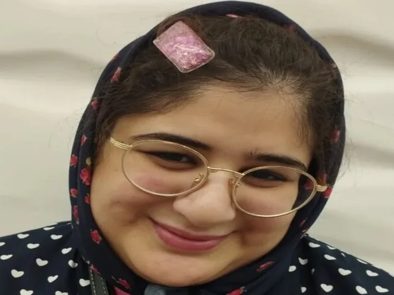 عکس جدید از استایل بچگانه نگین صفری‌جم بازیگر قهوه پدری