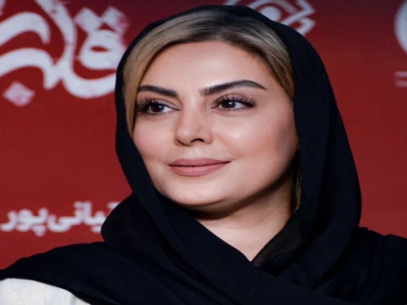 قاب خانوادگی و جذاب نیلوفر شهیدی در کنار دختر و همسرش