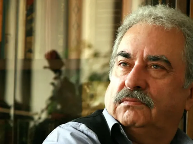 همسر هادی مرزبان فرزانه کابلی او عاشق ایران بود